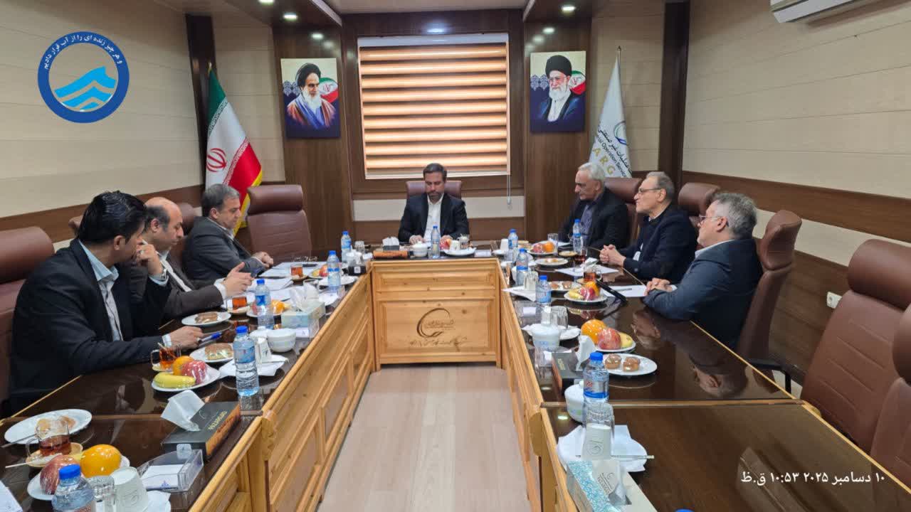 دیدار مدیرعامل شرکت آب و فاضلاب با مدیرعامل شرکت عملیات غیر صنعتی پازارگاد برای بررسی وضعیت آب شهر جم